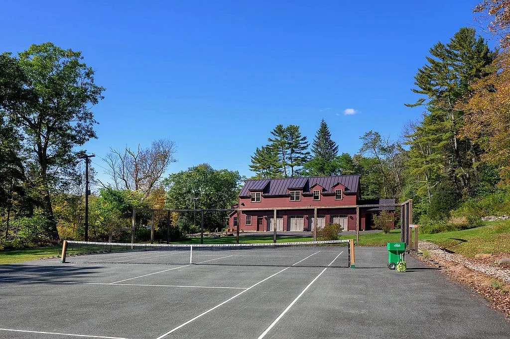 4 bed, 3279 sqft, $4,300 — Photo 4
