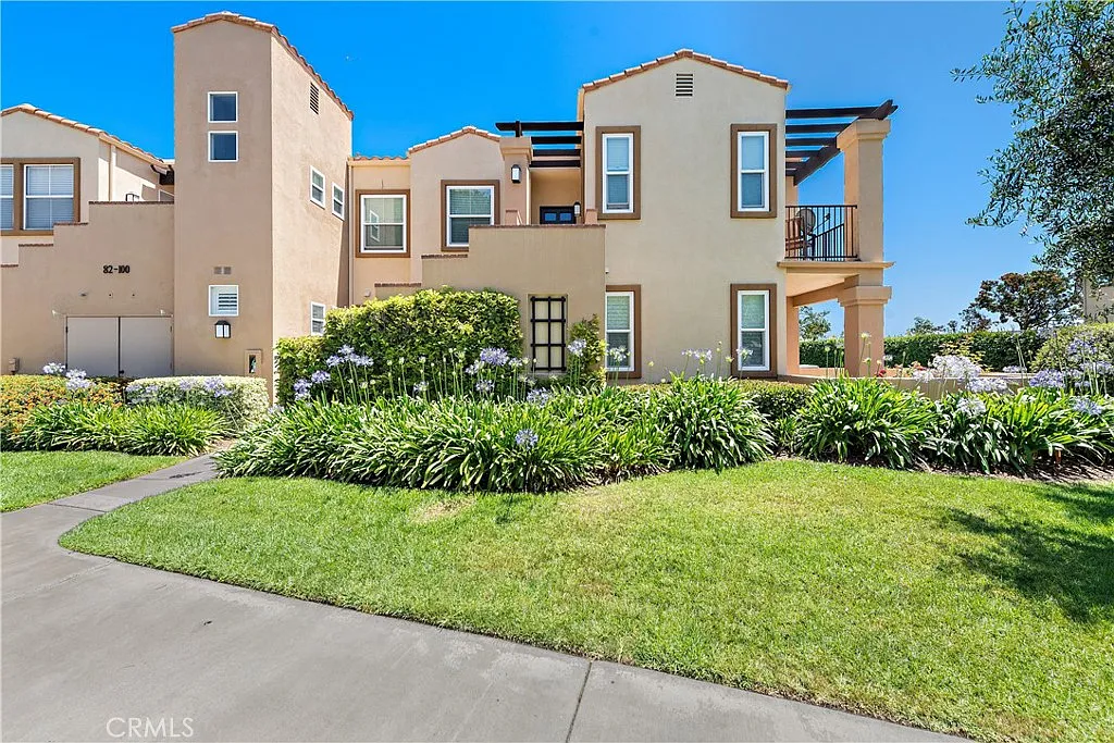 2 bed, 2.5 bath, 1124 sqft, $3,500 — Photo 2
