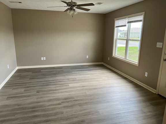 4th image of 486 Dana Ave