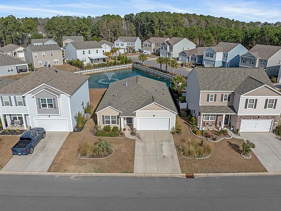 2nd image of 219 Pin Oak Dr.