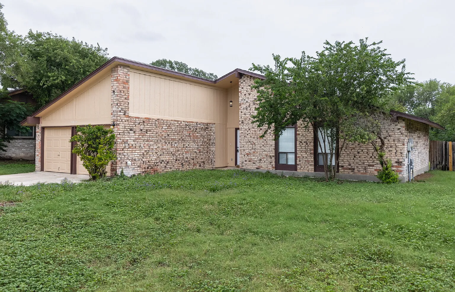 3 bed, 2.0 bath, 1424 sqft, $1,500 — Photo 2