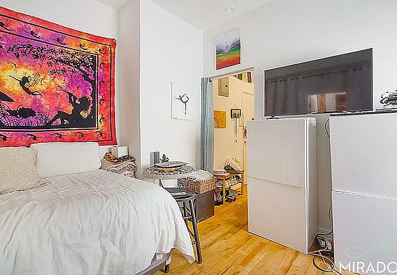 4th image of 57 Pitt St APT 9
