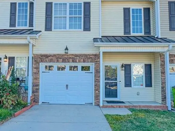 402 Beaumont Cir, Clemmons, NC 27012