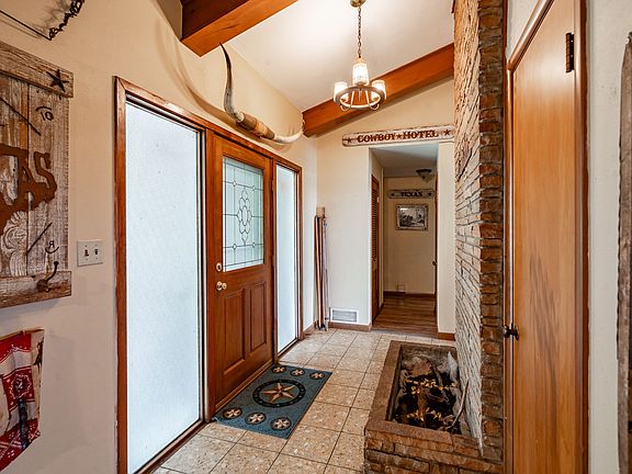 2nd image of 1527 County Road 165