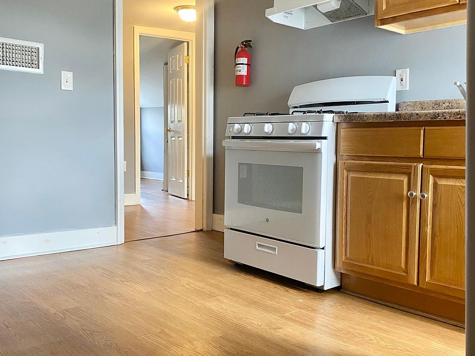 1st image of 52 2nd St Floor 3