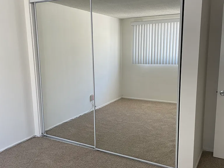 524 Avenue G #21 — Photo 14