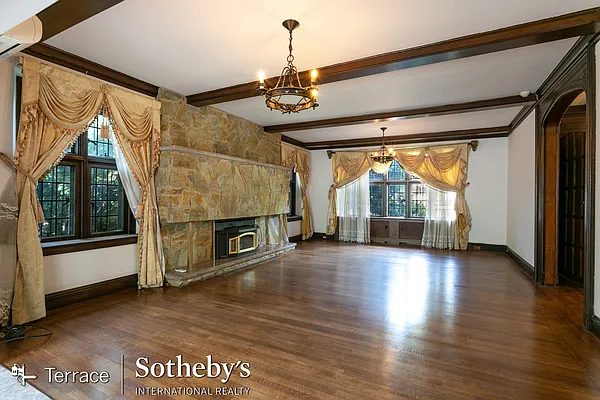 Rented by Terrace Sotheby's International Realty | media 27