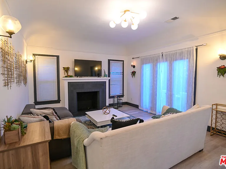 1019 N Orange Grove Ave — Photo 8