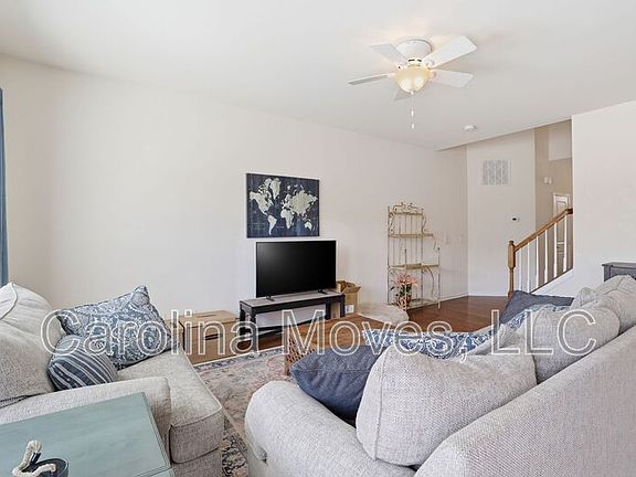 5th image of 126 Middleby Way