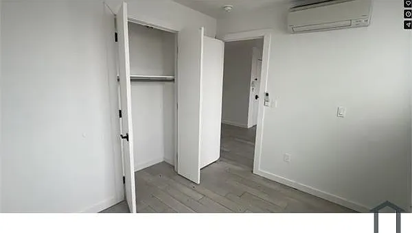 3 bed, 1000 sqft, $3,532 — Photo 4