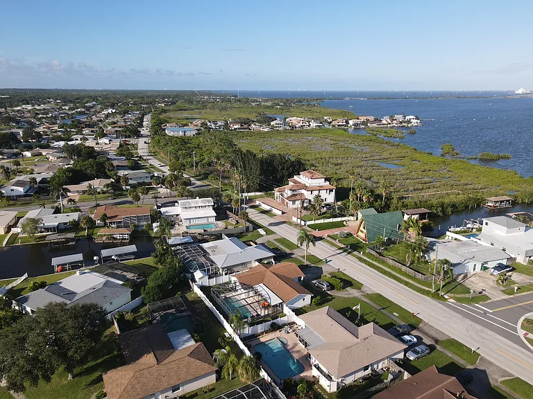 1815 N Banana River Dr — Photo 5