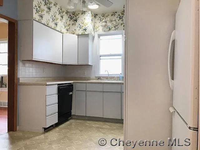 2813 Bent Ave — Photo 5