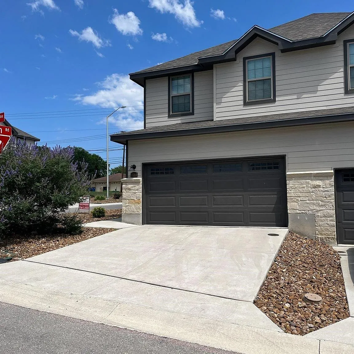 3 bed, 2.5 bath, 1272 sqft, $1,750 — Photo 1