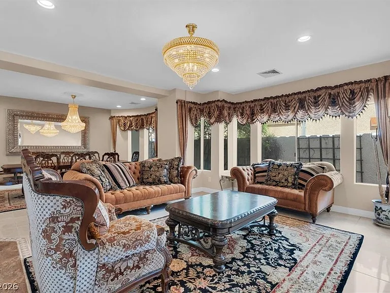 7956 Marbella Cir — Photo 2