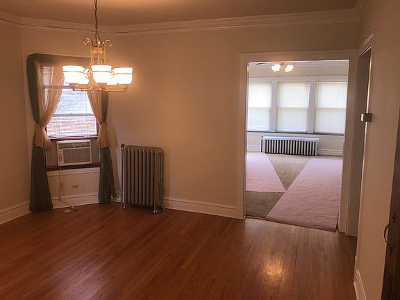 4th image of 5933 N Maplewood Ave