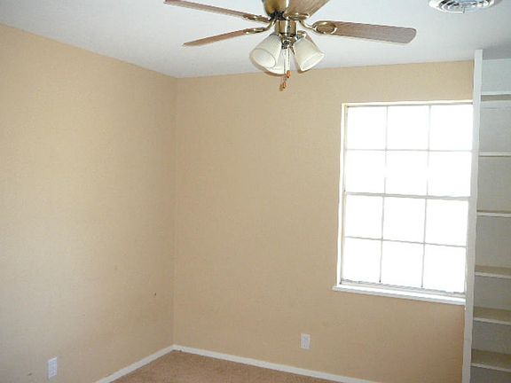 4th image of 4129 Montego Dr