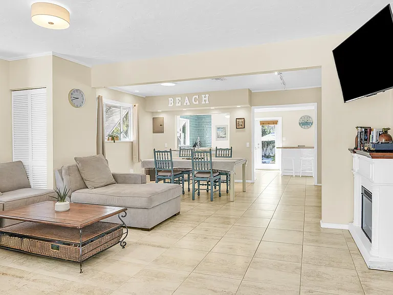 3218 Palm Dr — Photo 9