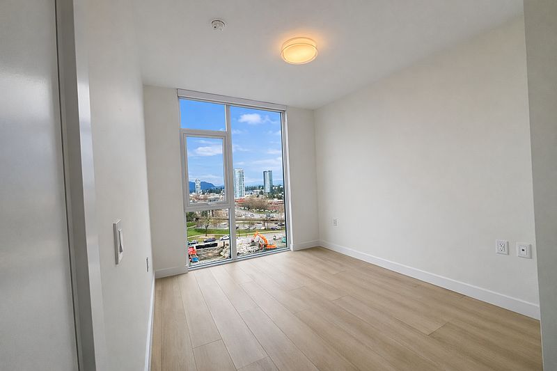 Surrey Apartment for rent - 2 Bedrooms — photo 10