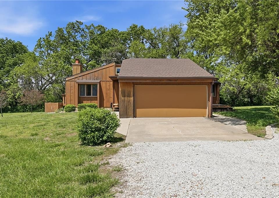 18520 178th St, Tonganoxie, KS 66086 | MLS #2620299 | Zillow