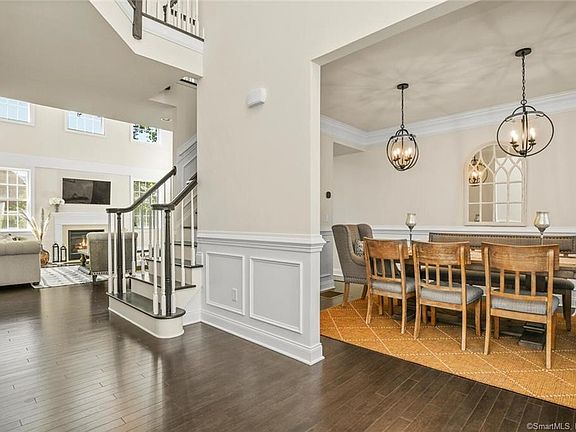 5th image of 94 Longmeadow Dr