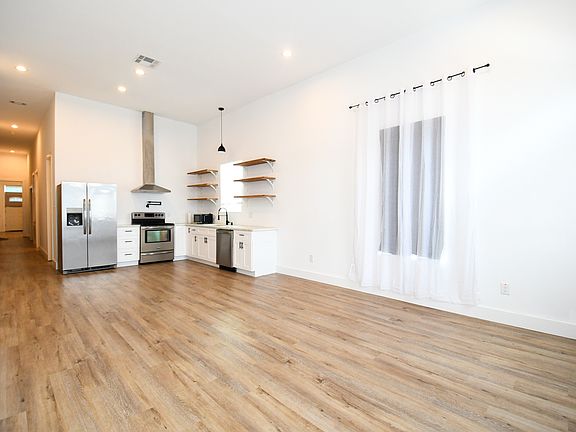 3rd image of 1801 Frenchmen St #1