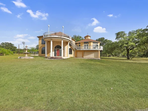 1963 & 1965 BENTWOOD DR, Floresville, TX 78114