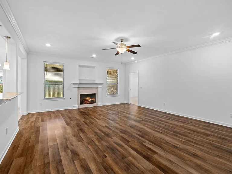4304 W Newton Ave — Photo 5