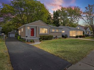 29784 Commonwealth St, Roseville, MI 48066