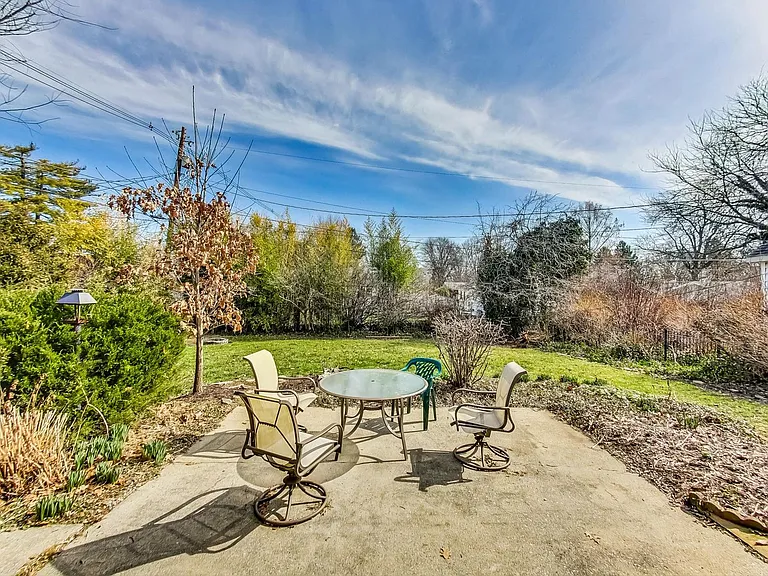 1208 Pinewood Dr — Photo 40