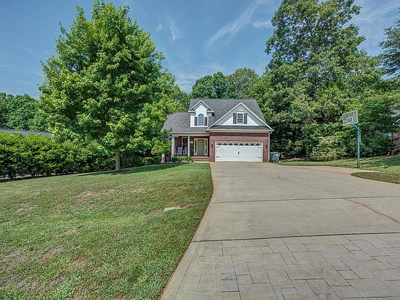 2nd image of 312 Hidden Creek Dr