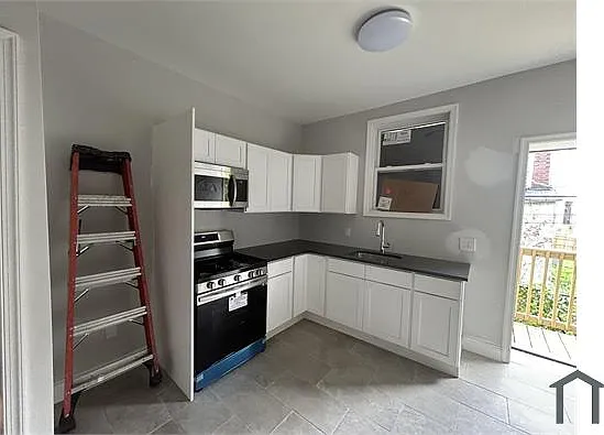 250 N Salford St — Photo 13