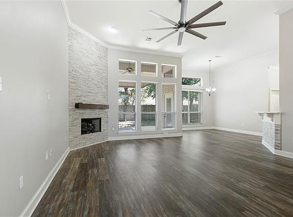 5th image of 323 Brighton Ln