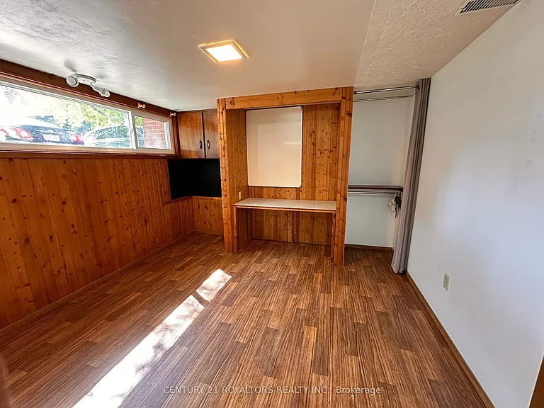 404 Trent St W #BASEMENT — Photo 23