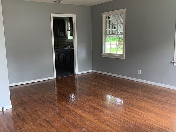 2nd image of 2655 Lakehurst Ave