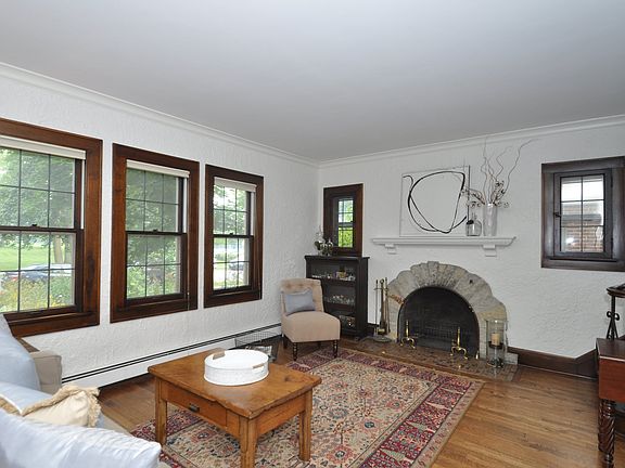 5th image of 1218 E Henry Clay St