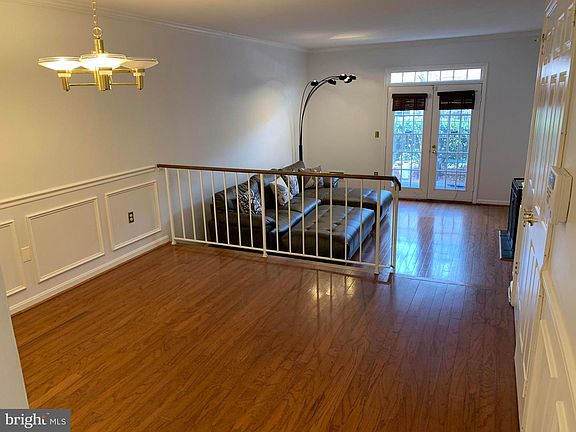 2nd image of 1024 N Royal St