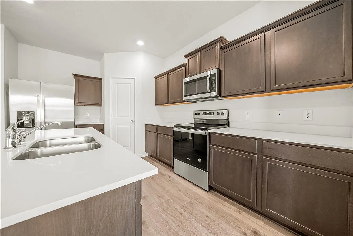 4 bed, 1791 sqft, $2,400 — Photo 4