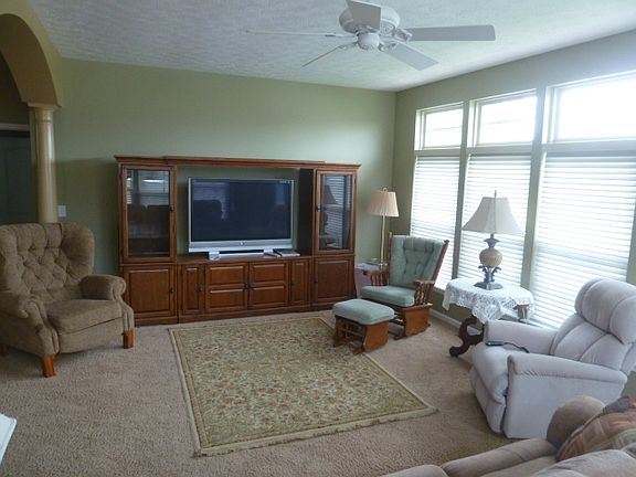 3rd image of 206 Hibiscus Dr