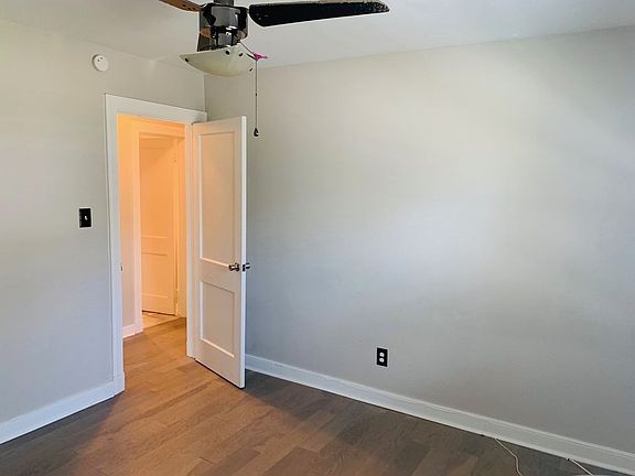 4th image of 100 E Blake Ln