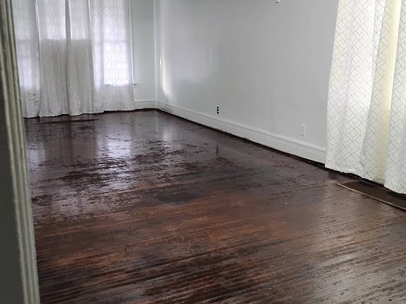 5th image of 43 Hastings Ave