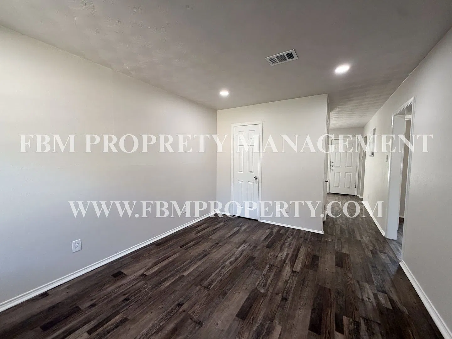 2 bed, 1.0 bath, 700 sqft, $1,095 — Photo 2