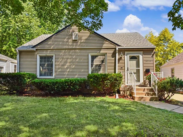 8714 W Hayes AVENUE, West Allis, WI 53227
