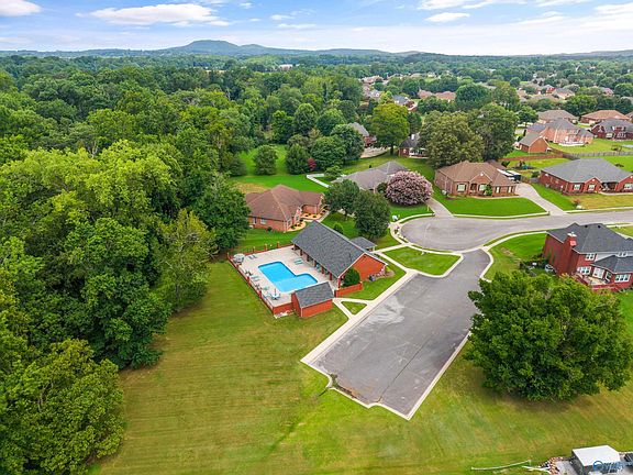 4th image of 122 Hidden Creek Dr