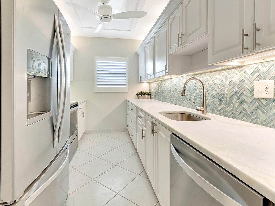 1st image of 2440 SW 22nd Ave APT 711