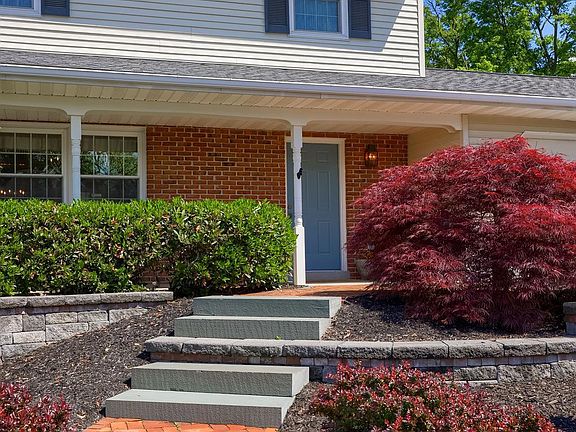 3rd image of 1293 Hereford Dr