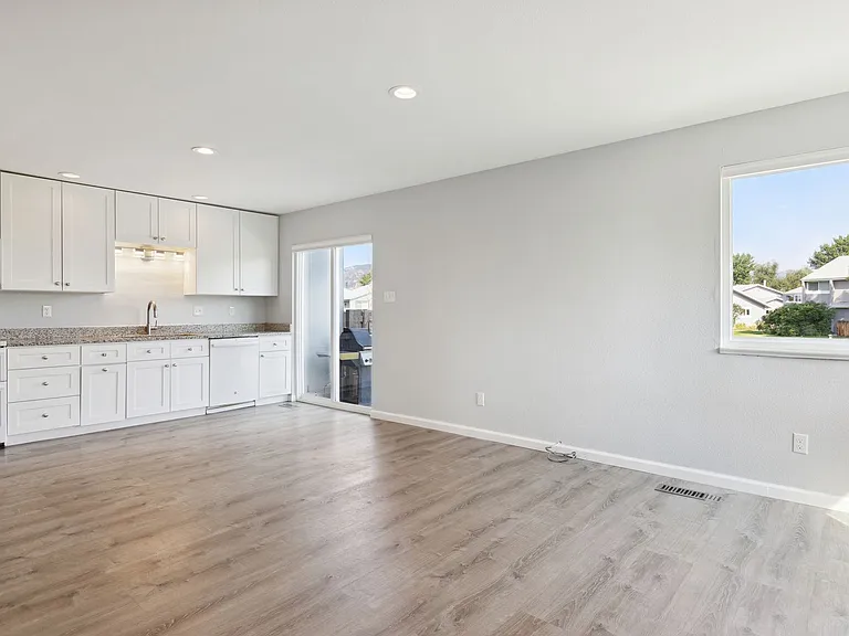 4279 Monroe Dr #A — Photo 12
