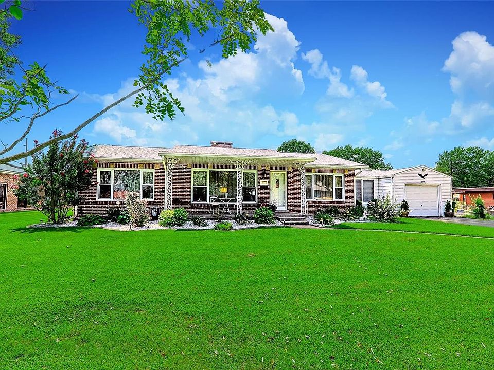 1st image of 2020 Cottage Ave