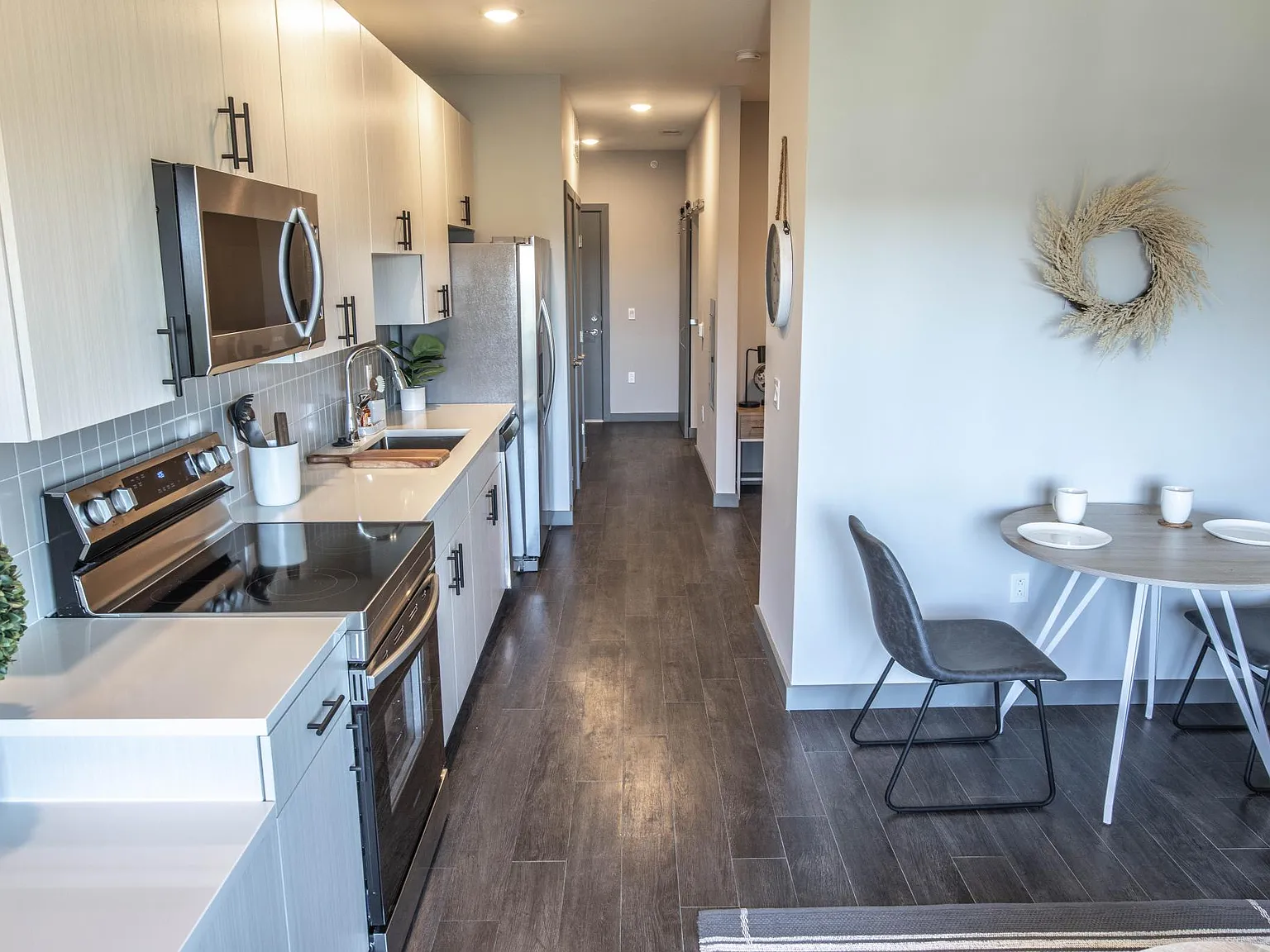 Studio, 481 sqft, $1,490 — Photo 4