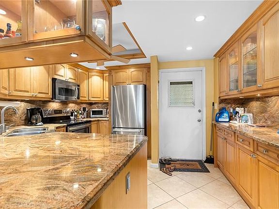 3rd image of 2731 NE 14th Street Cswy APT 315