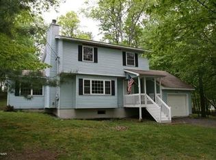 157 Spring Dr, Dingmans Ferry, PA 18328